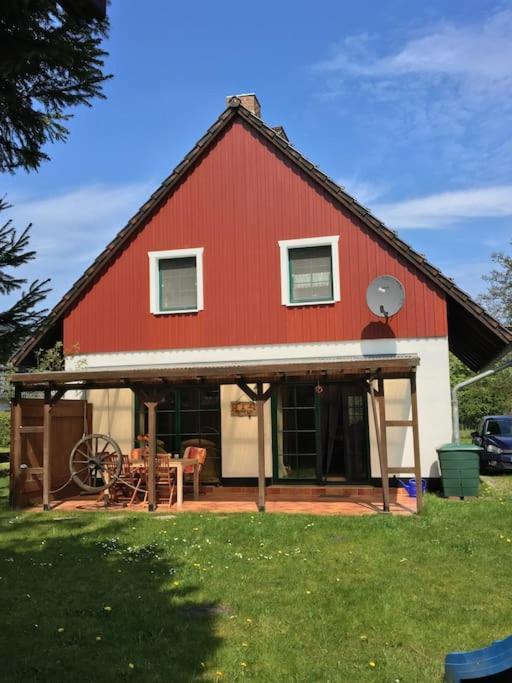 Trollhus - Grosses Familienfreundliches Ferienhaus Борн Екстериор снимка